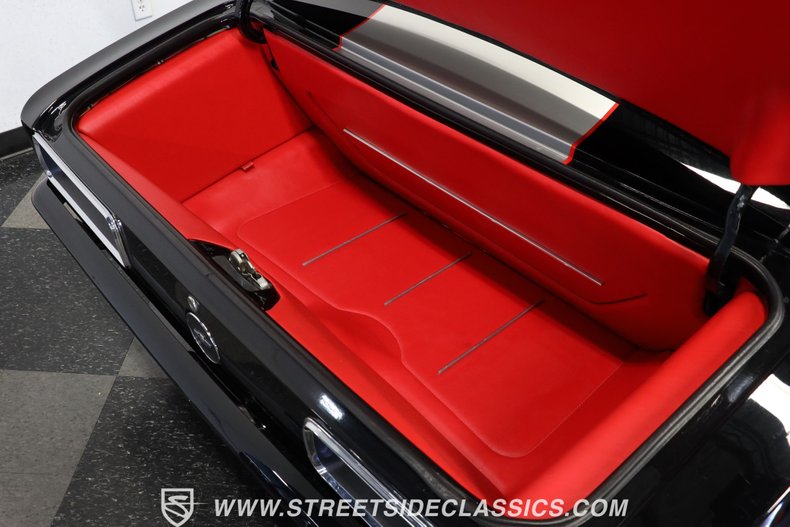 Chevrolet-Camaro-1968-Black-Red-48