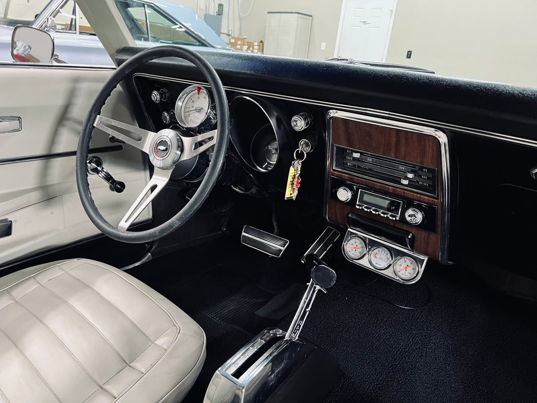 Chevrolet-Camaro-1968-Coupe-19