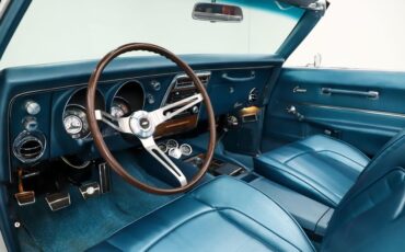 Chevrolet-Camaro-1968-Ermine-White-Blue-Deluxe-1