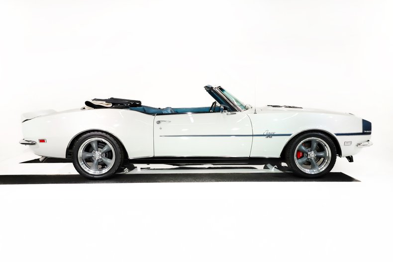 Chevrolet-Camaro-1968-Ermine-White-Blue-Deluxe-13