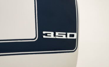 Chevrolet-Camaro-1968-Ermine-White-Blue-Deluxe-22