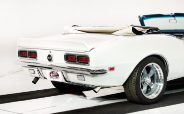 Chevrolet-Camaro-1968-Ermine-White-Blue-Deluxe-23