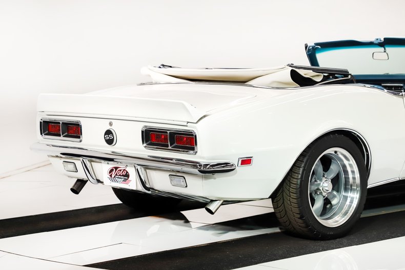 Chevrolet-Camaro-1968-Ermine-White-Blue-Deluxe-23