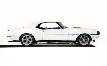 Chevrolet-Camaro-1968-Ermine-White-Blue-Deluxe-29
