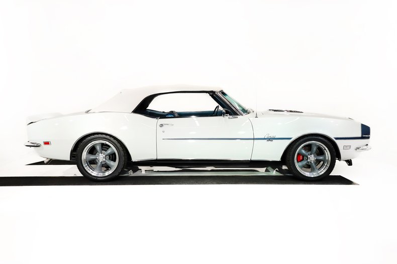 Chevrolet-Camaro-1968-Ermine-White-Blue-Deluxe-29