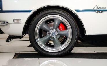 Chevrolet-Camaro-1968-Ermine-White-Blue-Deluxe-38