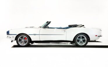 Chevrolet-Camaro-1968-Ermine-White-Blue-Deluxe-42