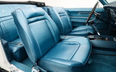 Chevrolet-Camaro-1968-Ermine-White-Blue-Deluxe-43