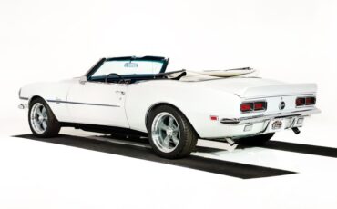 Chevrolet-Camaro-1968-Ermine-White-Blue-Deluxe-5