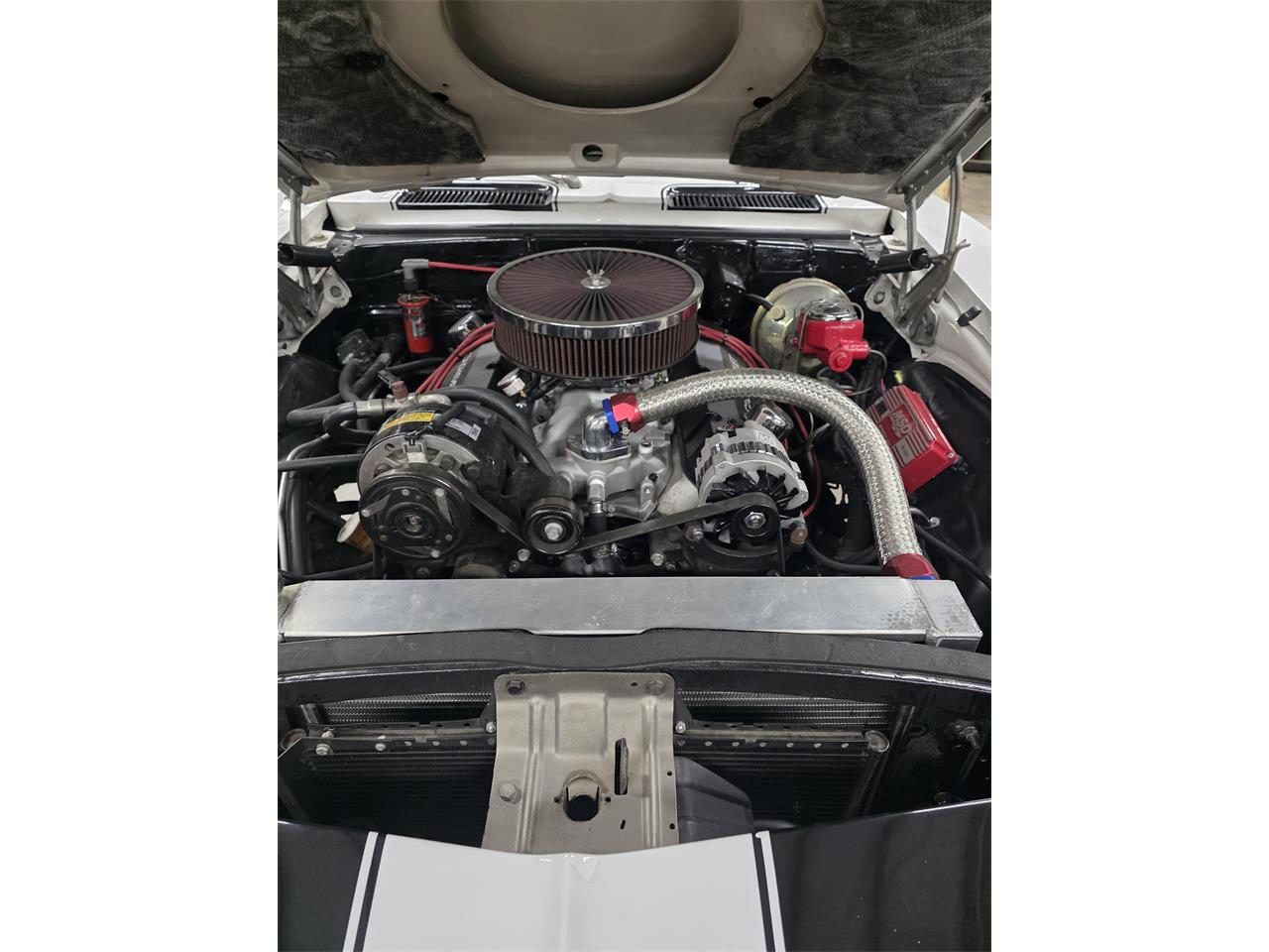 Chevrolet-Camaro-1968-White-Black-1