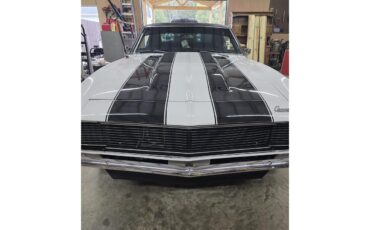 Chevrolet-Camaro-1968-White-Black
