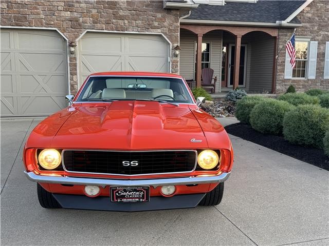 Chevrolet-Camaro-1969-2-Door-Coupe-1