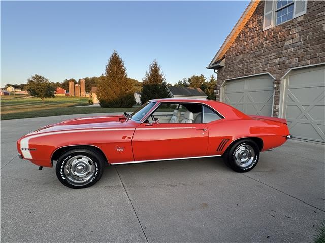 Chevrolet-Camaro-1969-2-Door-Coupe-30