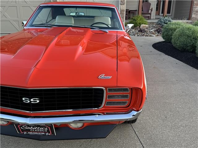 Chevrolet-Camaro-1969-2-Door-Coupe-35