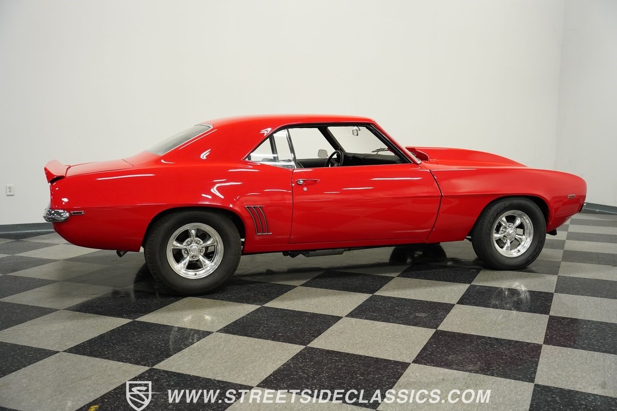 Chevrolet-Camaro-1969-Coupe-13