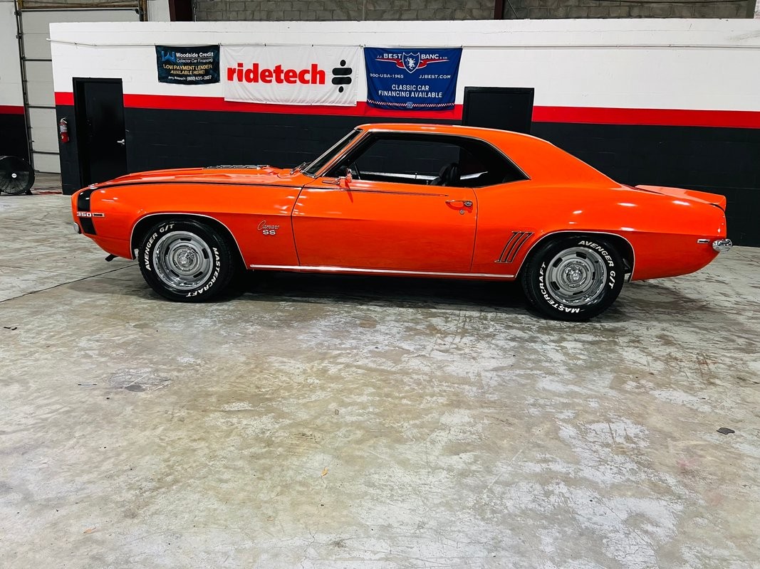 Chevrolet-Camaro-1969-Coupe-2
