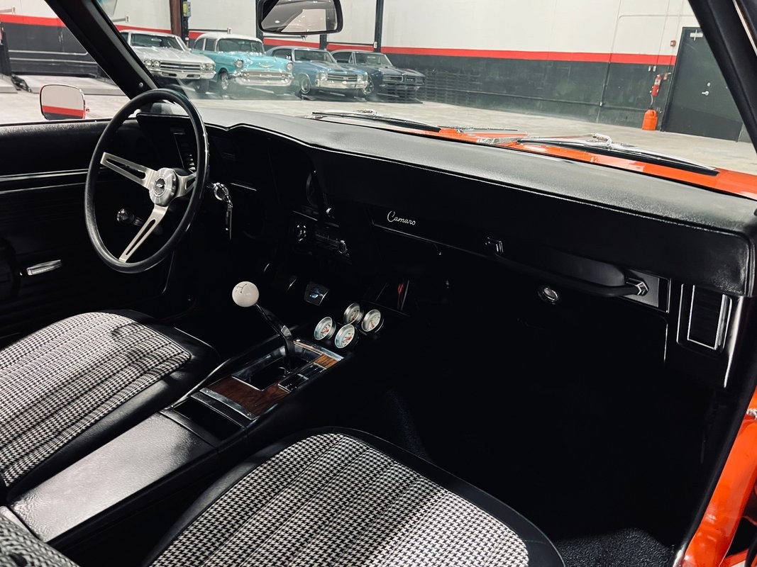 Chevrolet-Camaro-1969-Coupe-21