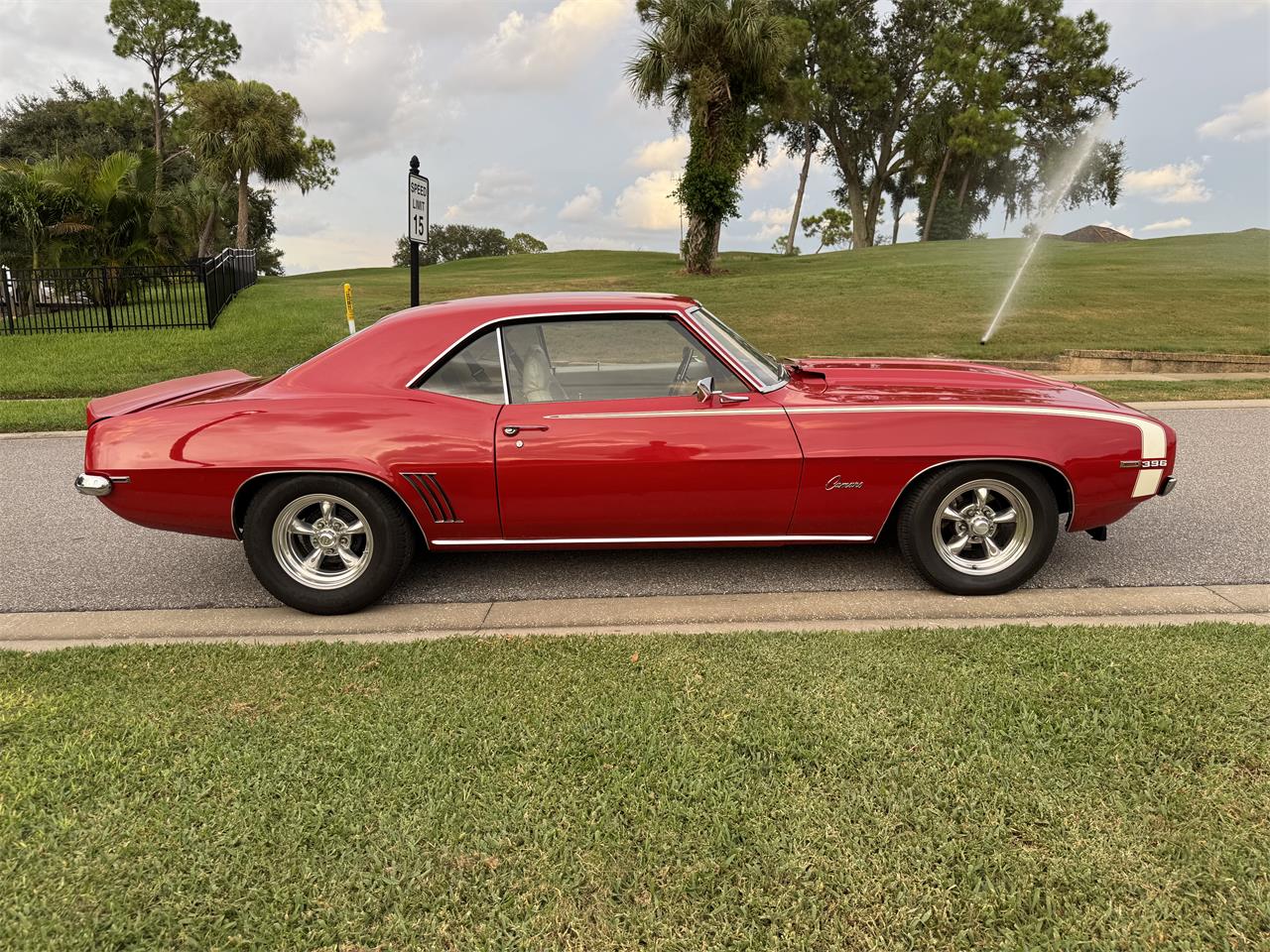 Chevrolet-Camaro-1969-Red-White-Houndstooth-1
