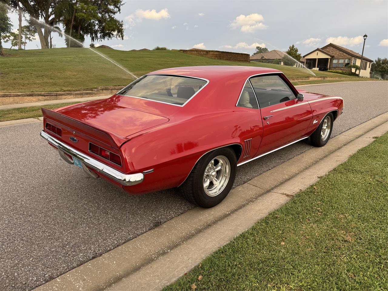 Chevrolet-Camaro-1969-Red-White-Houndstooth-2