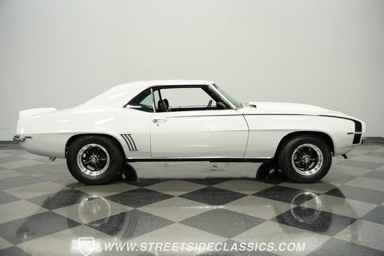 Chevrolet-Camaro-1969-White-Black-19