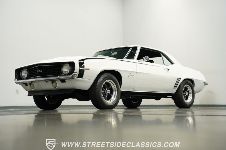 Chevrolet-Camaro-1969-White-Black-22