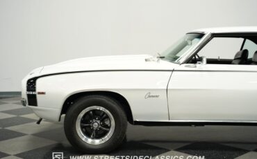 Chevrolet-Camaro-1969-White-Black-24