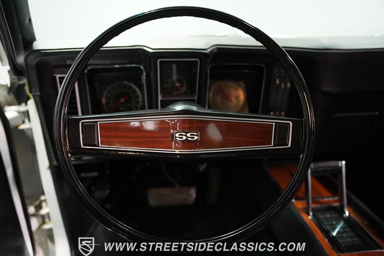Chevrolet-Camaro-1969-White-Black-33