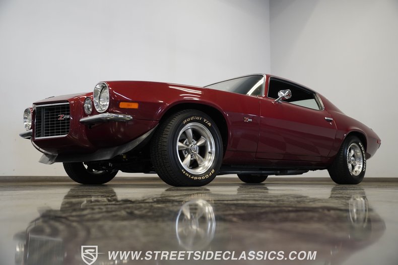 Chevrolet-Camaro-1970-Maroon-Black-10