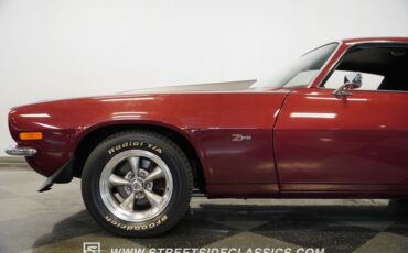 Chevrolet-Camaro-1970-Maroon-Black-24
