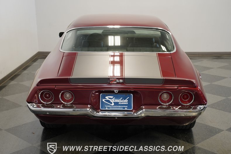 Chevrolet-Camaro-1970-Maroon-Black-25