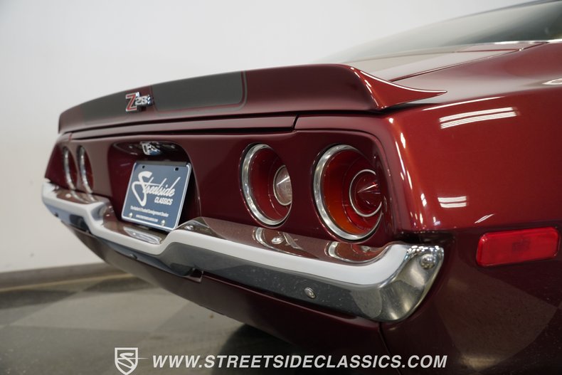 Chevrolet-Camaro-1970-Maroon-Black-26