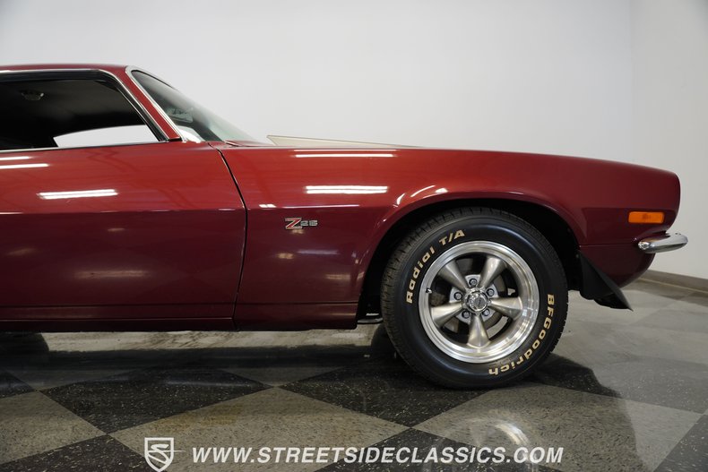 Chevrolet-Camaro-1970-Maroon-Black-28