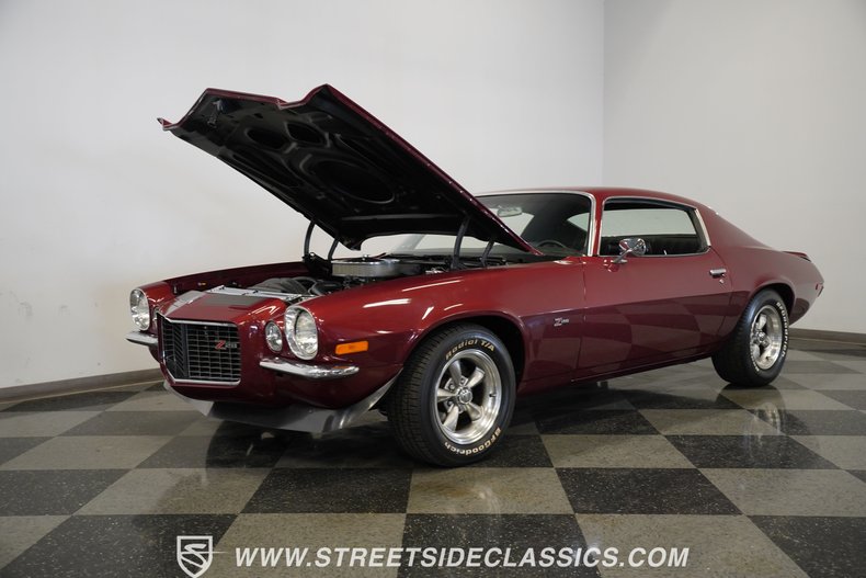 Chevrolet-Camaro-1970-Maroon-Black-29