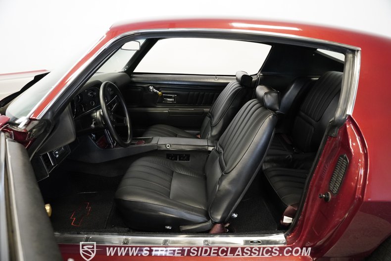 Chevrolet-Camaro-1970-Maroon-Black-33