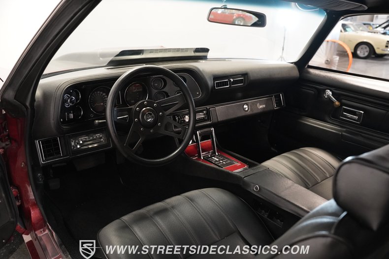 Chevrolet-Camaro-1970-Maroon-Black-35