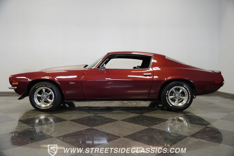 Chevrolet-Camaro-1970-Maroon-Black