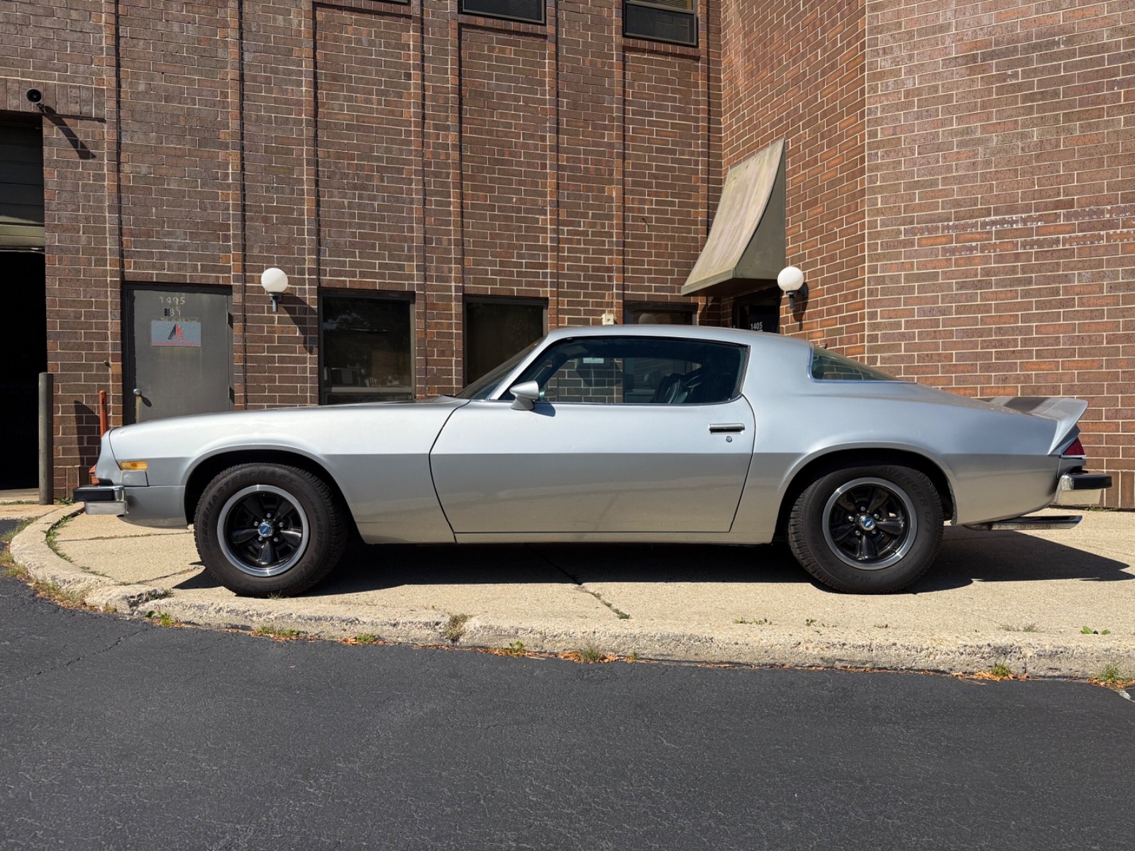 Chevrolet-Camaro-1975-Coupe-1