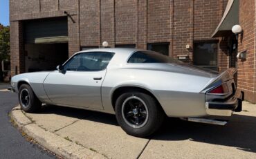 Chevrolet-Camaro-1975-Coupe-2