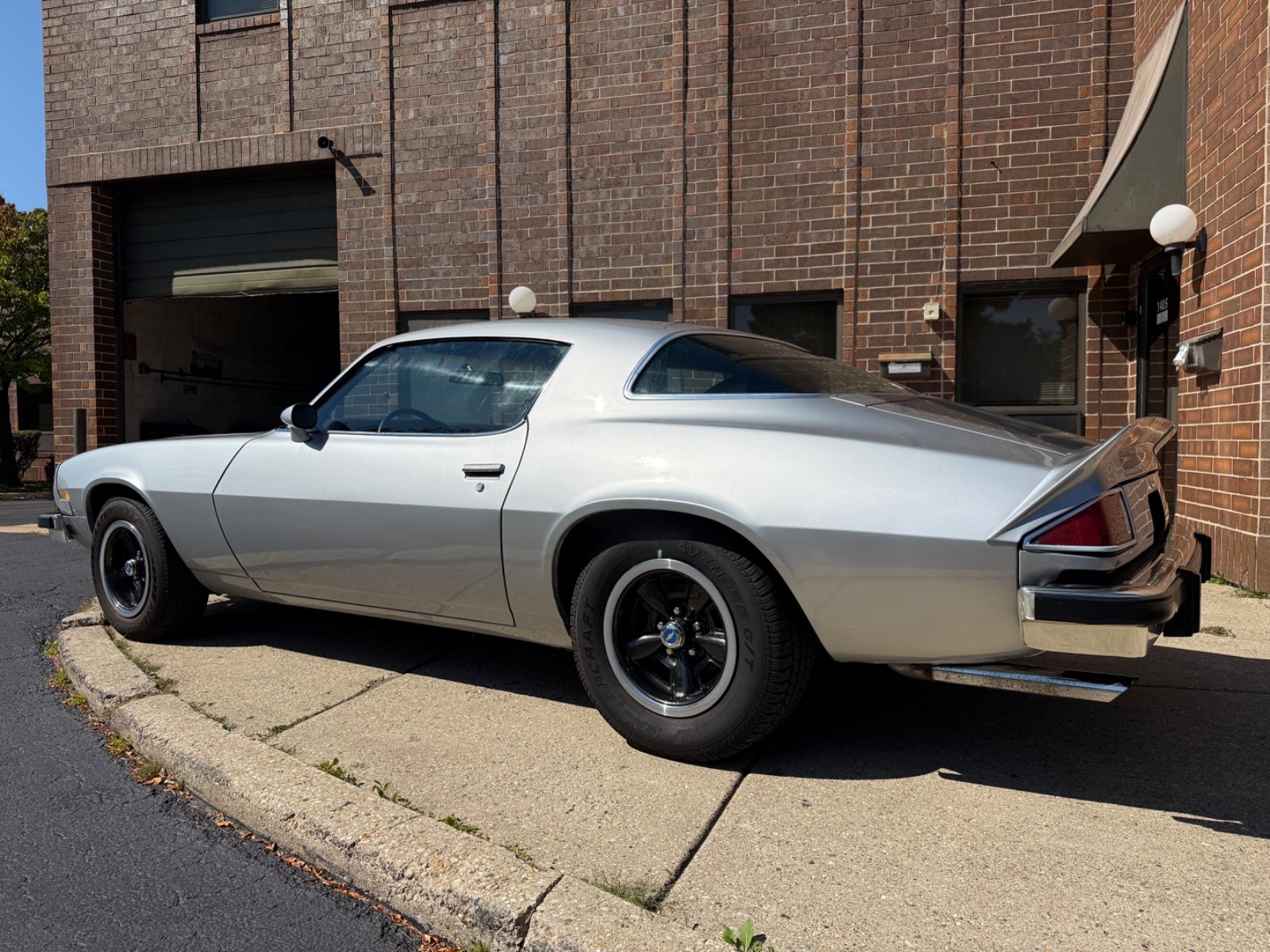 Chevrolet-Camaro-1975-Coupe-2