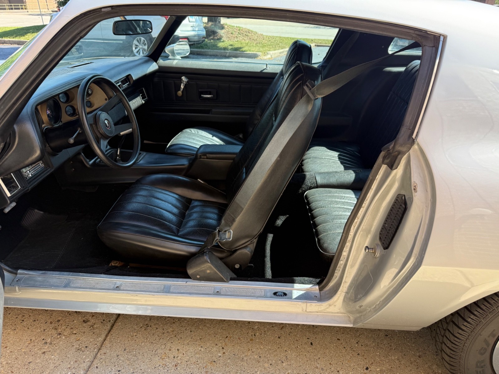 Chevrolet-Camaro-1975-Coupe-22