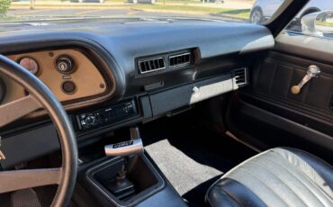 Chevrolet-Camaro-1975-Coupe-26