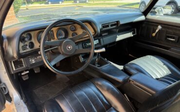 Chevrolet-Camaro-1975-Coupe-27