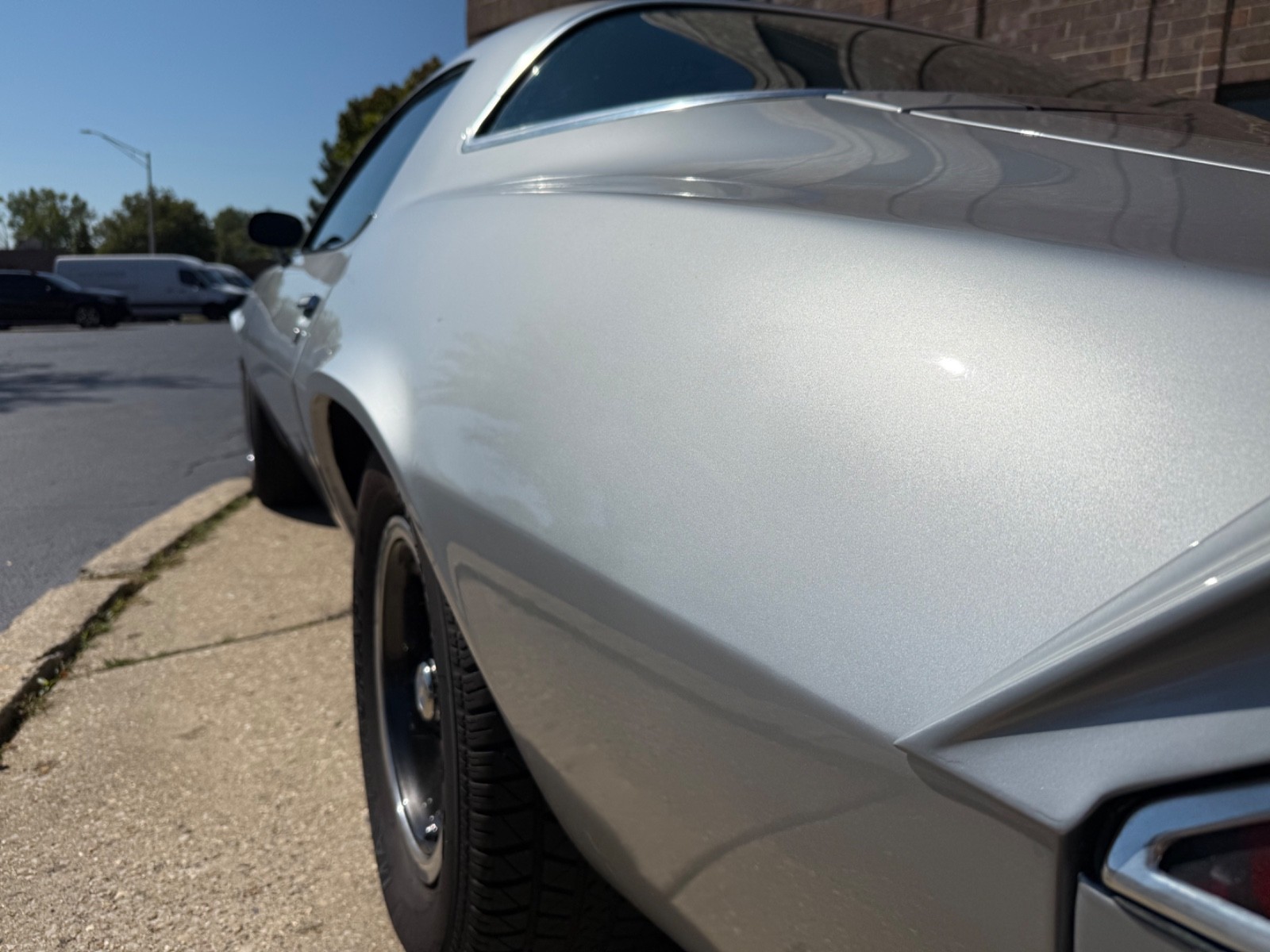 Chevrolet-Camaro-1975-Coupe-4