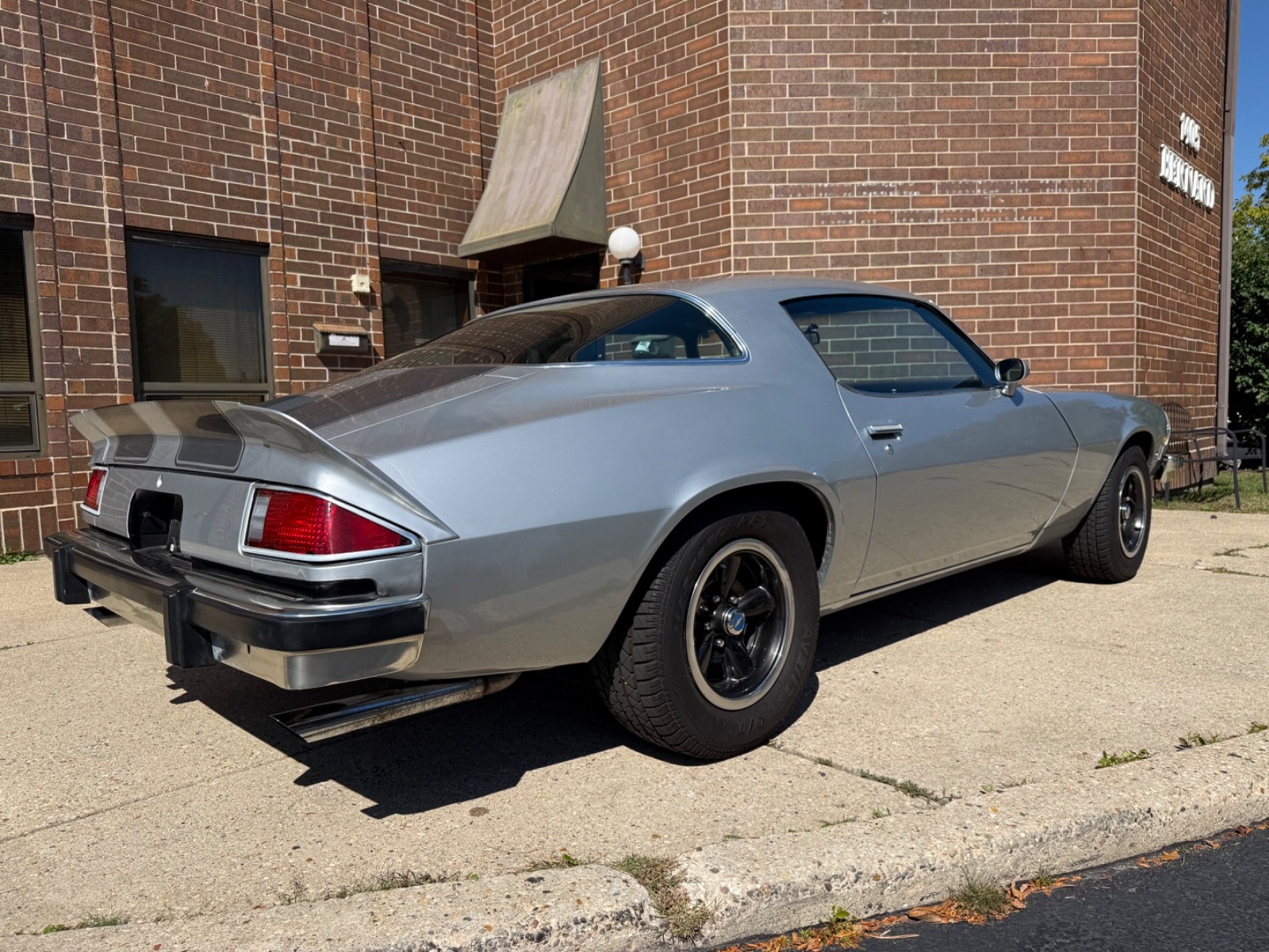 Chevrolet-Camaro-1975-Coupe-7