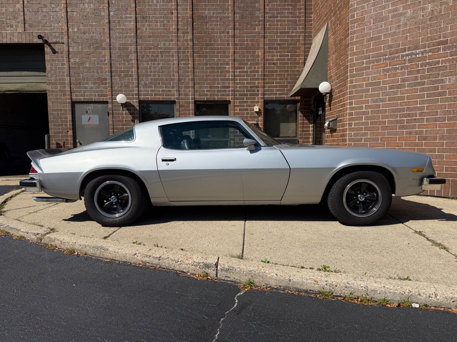 Chevrolet-Camaro-1975-Coupe-8