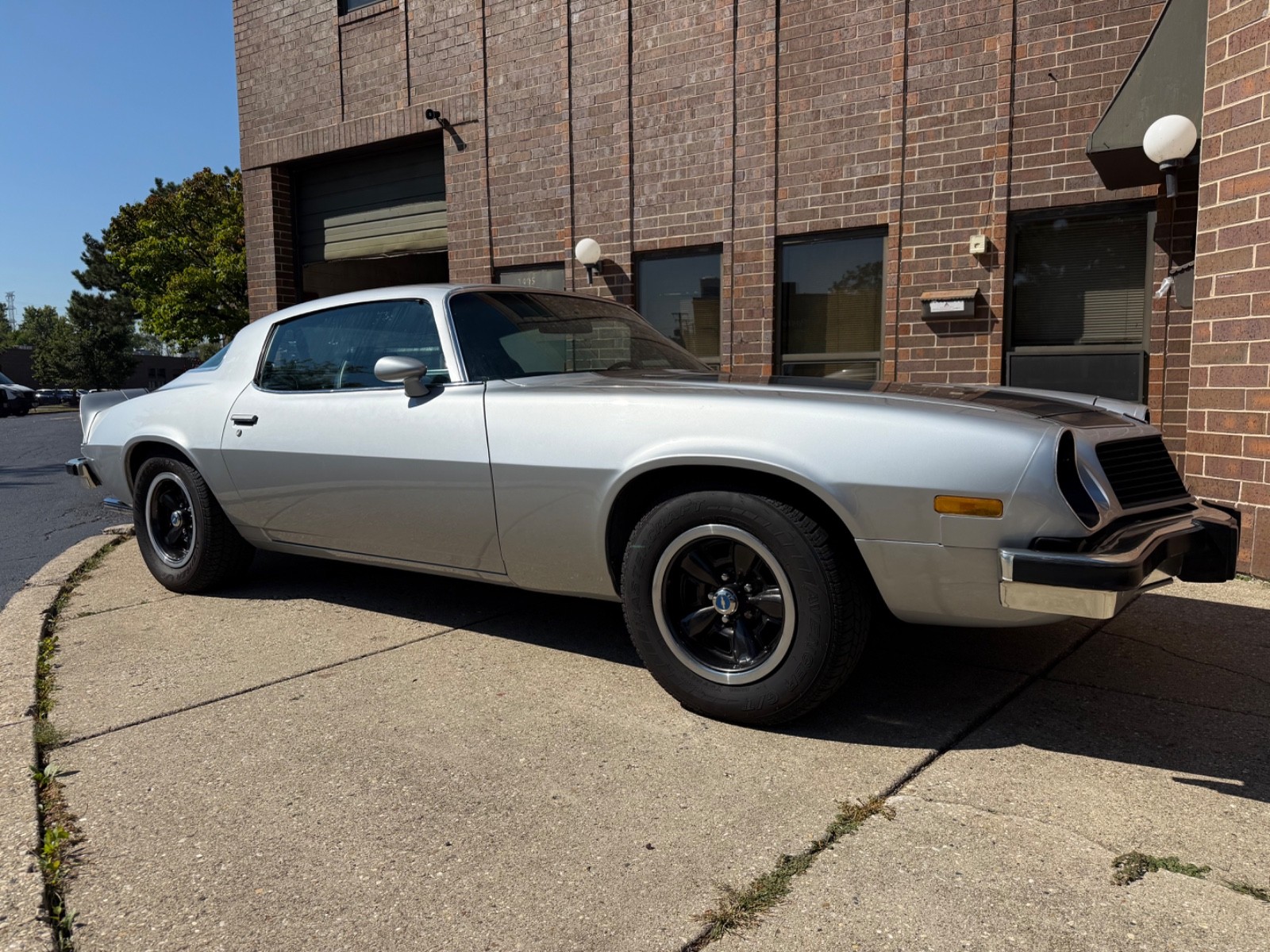 Chevrolet-Camaro-1975-Coupe-9