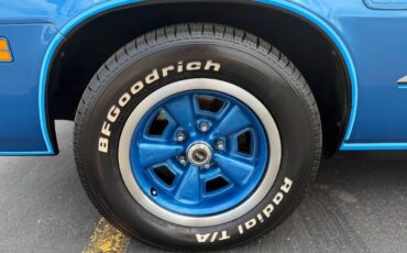 Chevrolet-Camaro-1978-Coupe-30