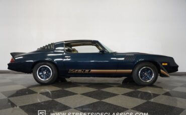 Chevrolet-Camaro-1979-Dark-Blue-Metallic-Tan-2