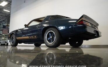Chevrolet-Camaro-1979-Dark-Blue-Metallic-Tan-20
