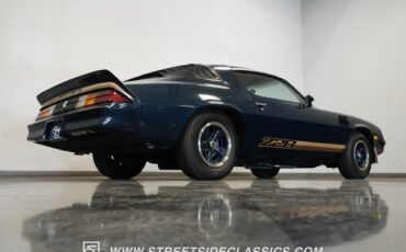 Chevrolet-Camaro-1979-Dark-Blue-Metallic-Tan-23